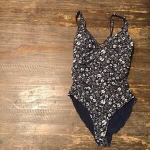 Women’s One Piece Flowery Swimsuit Large
